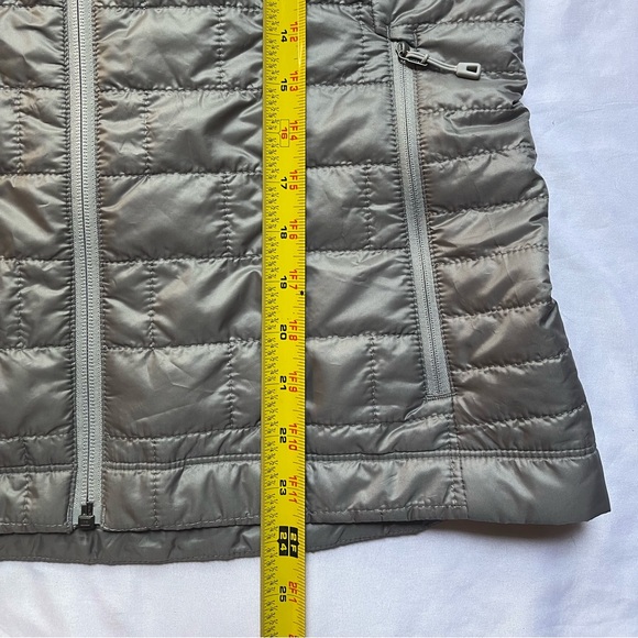 NWT Patagonia Nano Puff Vest Women’s S - Logo - Picture 7 of 7